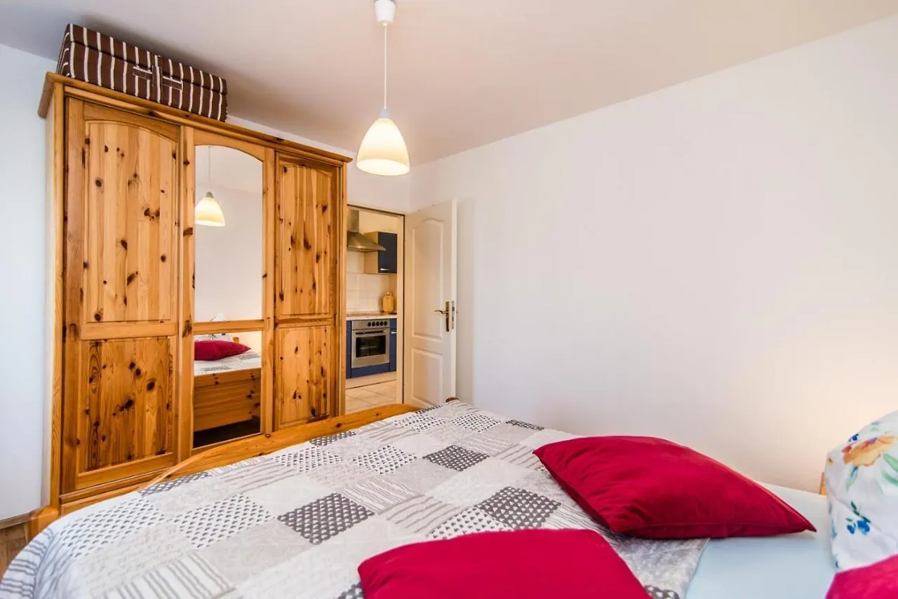 Apartments Ljubica Malinska Guest house